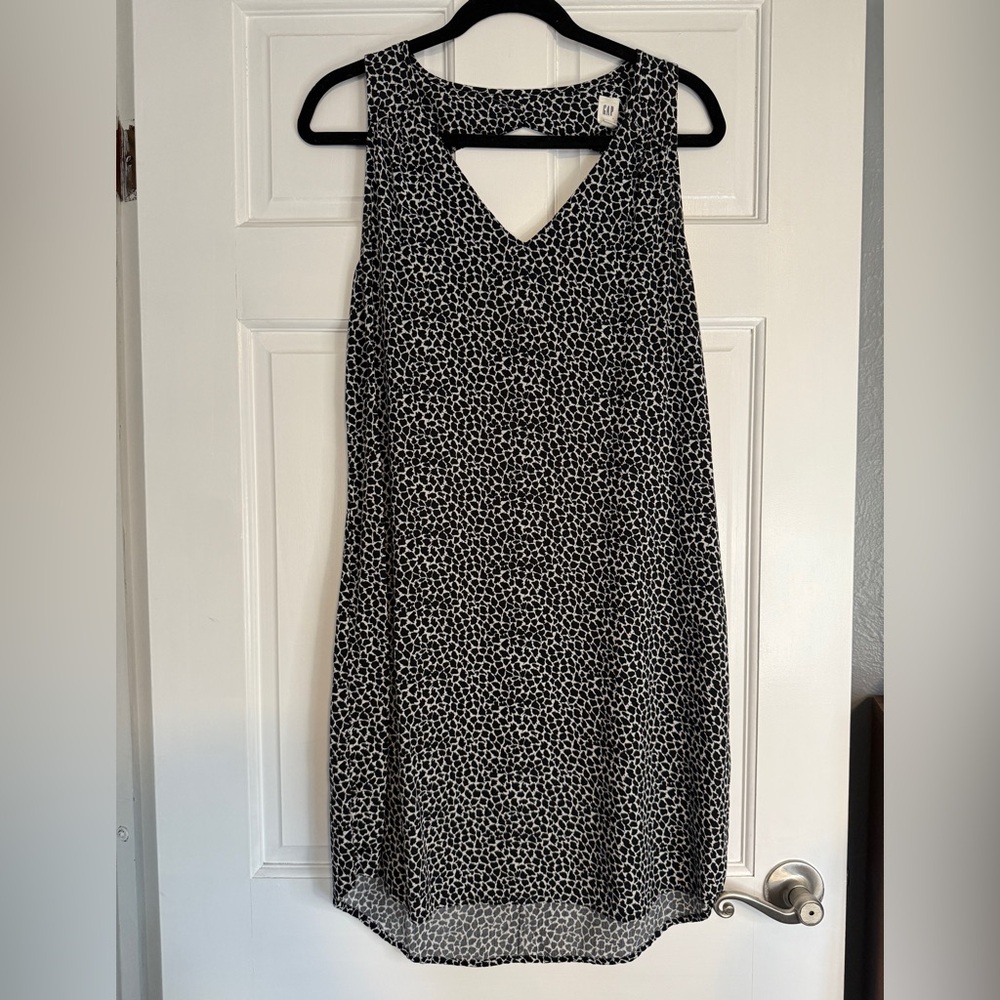 GAP Black and White Printed Midi Dress